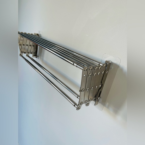 BrandNew (Unopened) Accordion Wall hanger/rack 17-32”adjustable - Picture 5 of 8